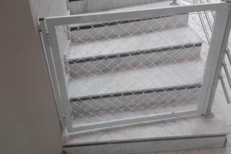 Portão Com Redes Para Escada