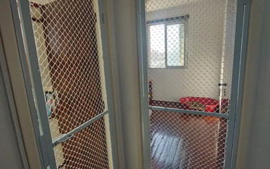 Porta de Alumínio com Rede